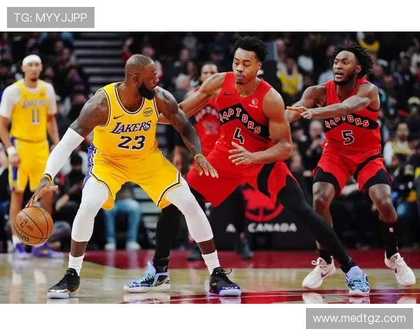 2007年湖人与猛龙的精彩对决回顾与赛季亮点分析