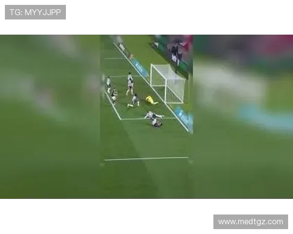 伊斯坦堡与般尼的激烈对决揭示足球战术与团队精神的碰撞与较量