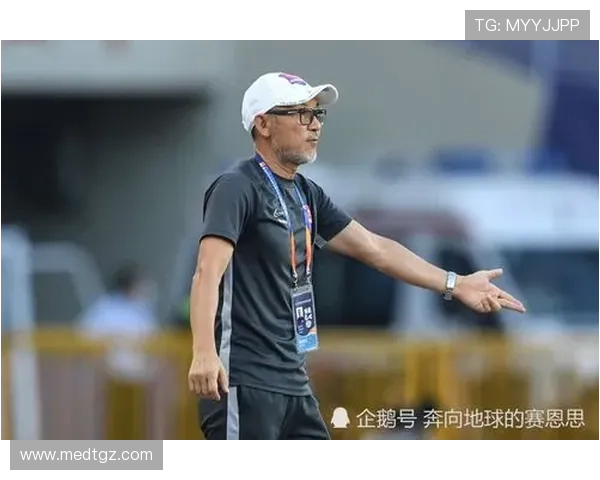 重庆滑板队中路突破战术解析与实战应用探讨